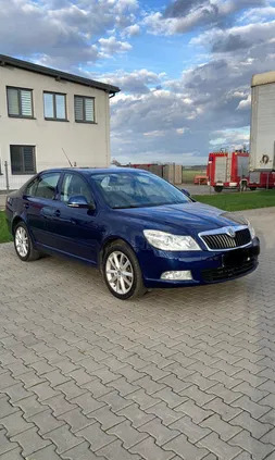 samochody osobowe Skoda Octavia cena 22900 przebieg: 230000, rok produkcji 2010 z Warszawa